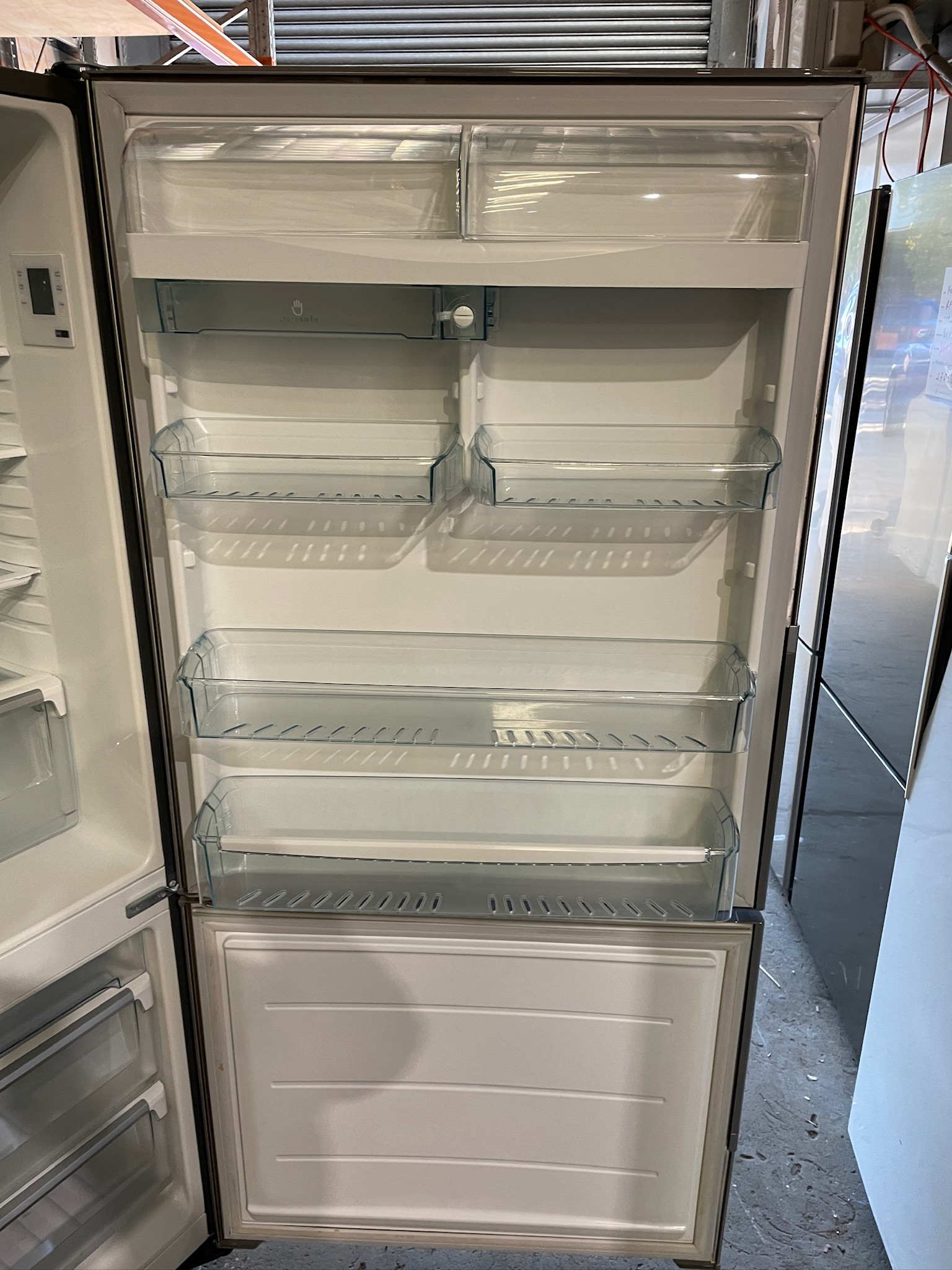 Westinghouse 510L Silver Bottom Mount Fridge Freezer - Refurbished 27130 - Image 8