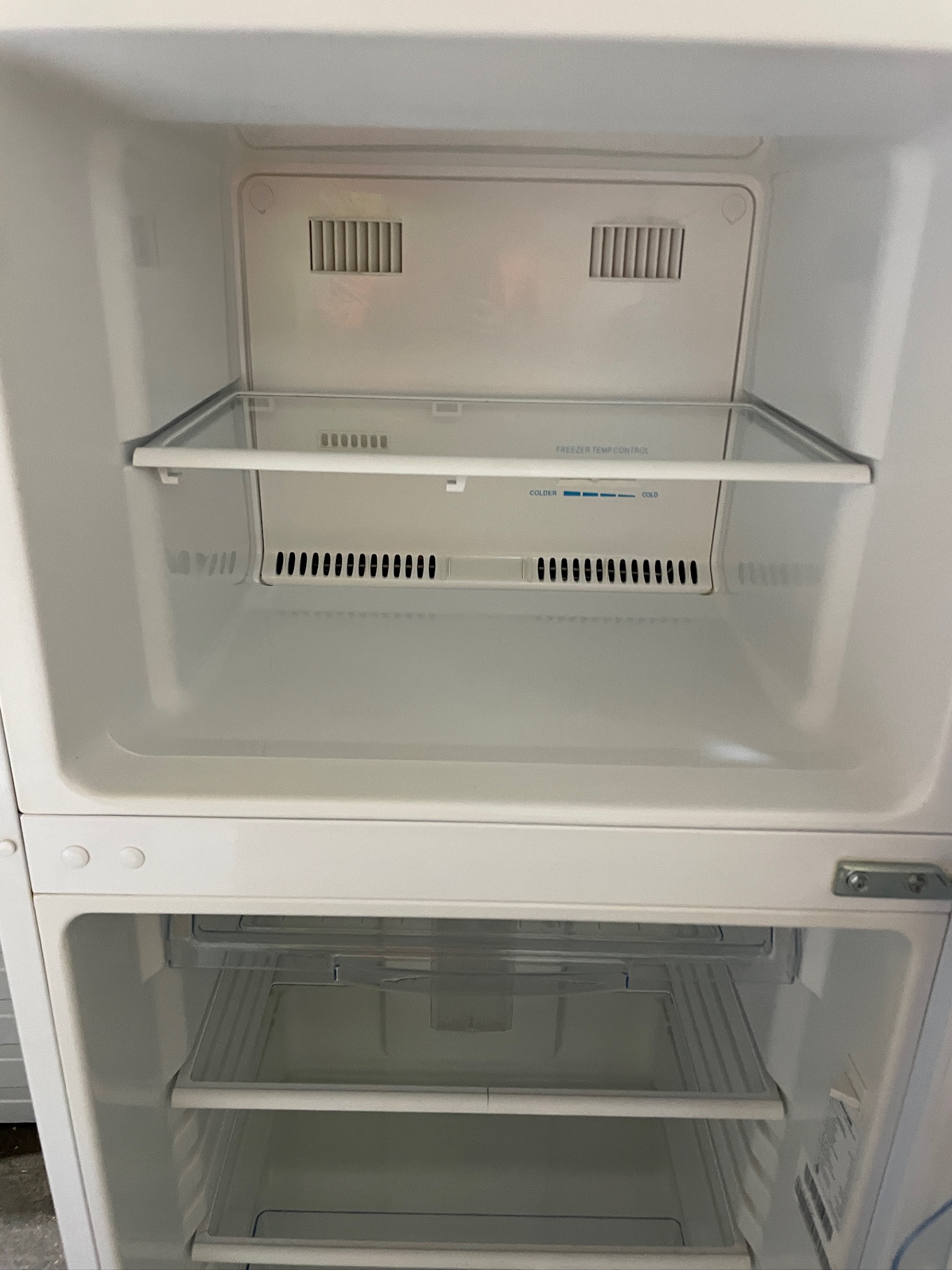 Hisense 221L Fridge Freezer - Refurbished 26832 - Image 3
