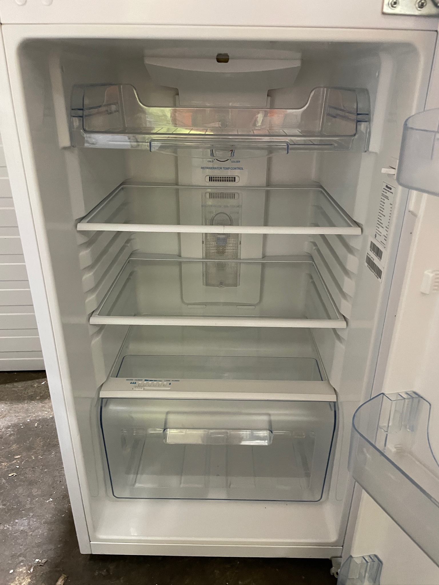 Hisense 221L Fridge Freezer - Refurbished 26832 - Image 4