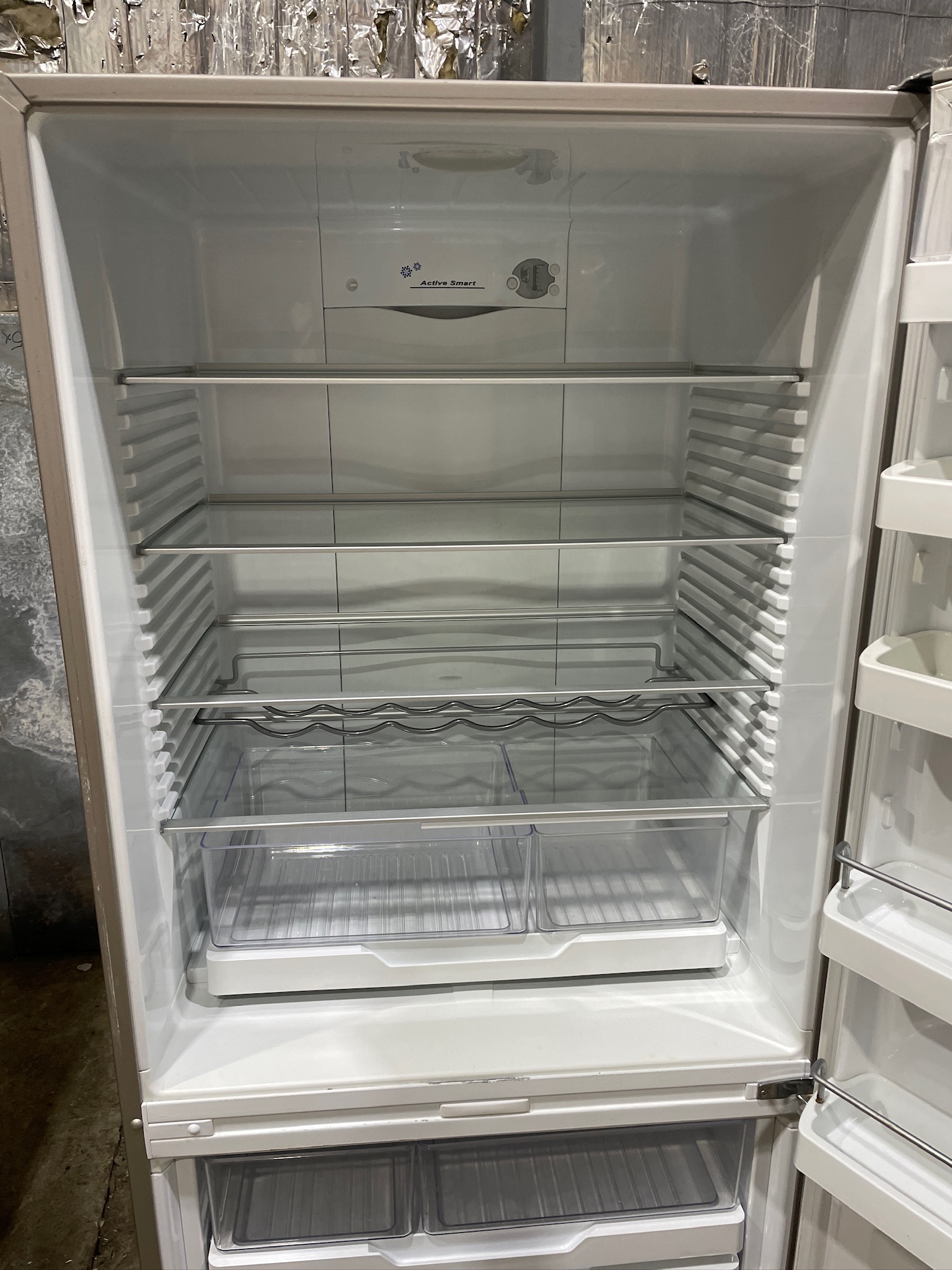 Fisher & Paykel 519L Silver Bottom Mount Fridge Freezer - Refurbished 29107 - Image 3