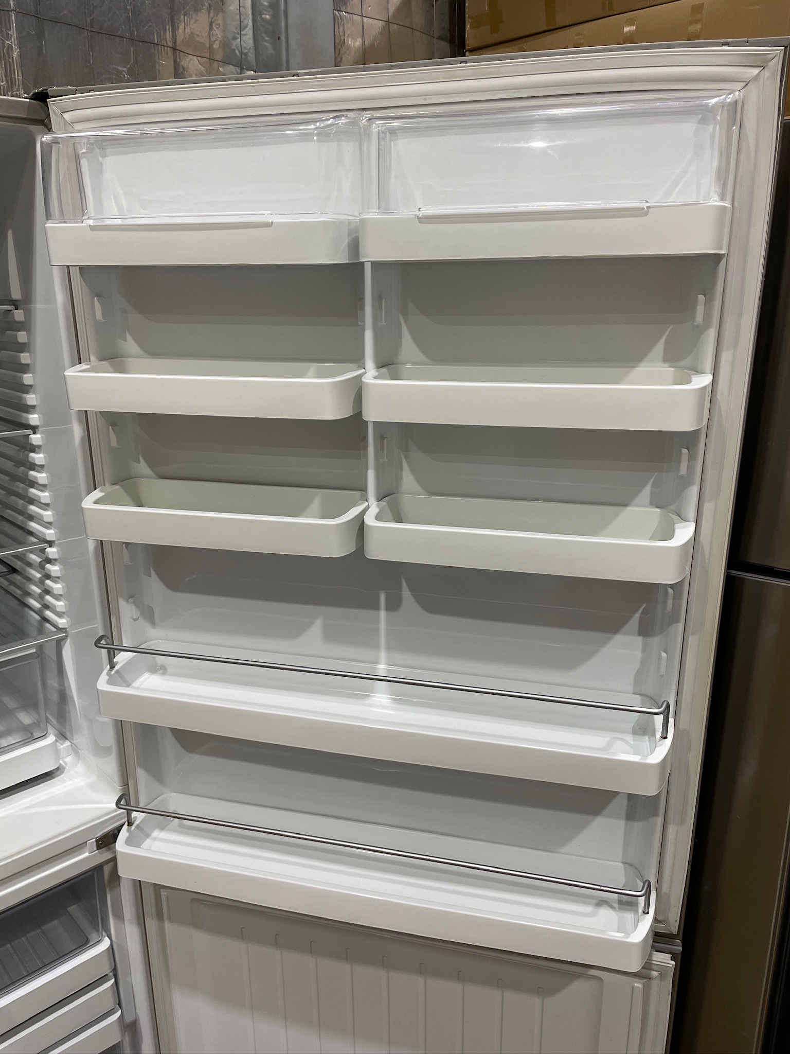Fisher & Paykel 519L Silver Bottom Mount Fridge Freezer - Refurbished 29107 - Image 4