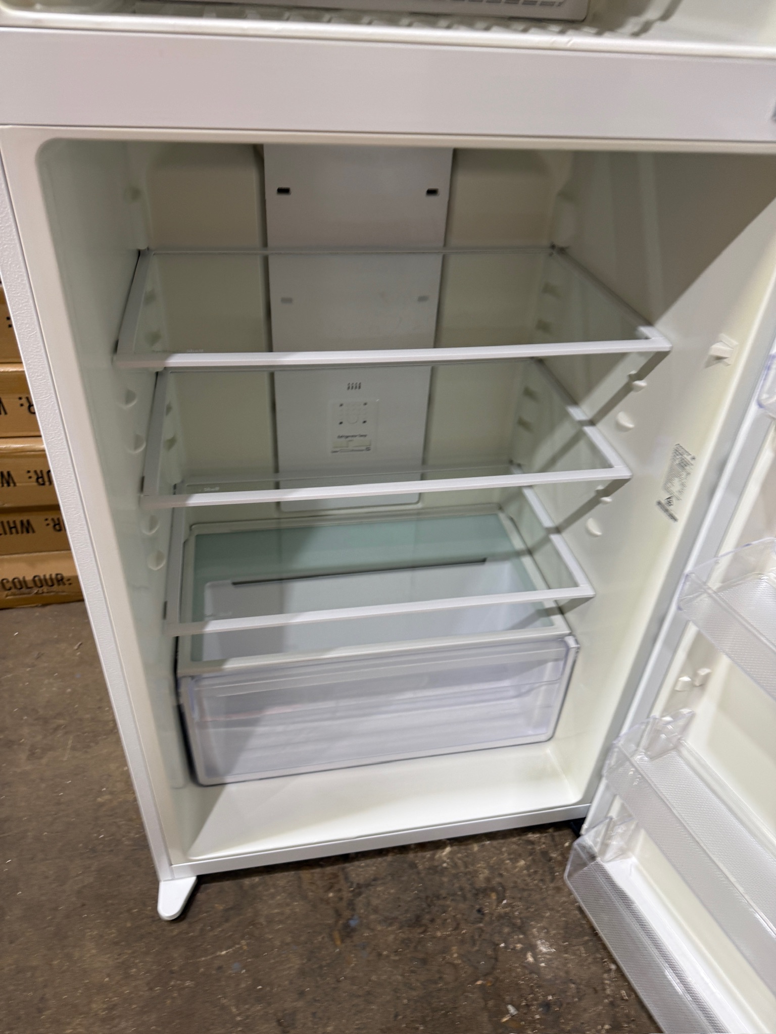 Kelvinator 536L White Top Mount Fridge Freezer - Refurbished 35407 - Image 4
