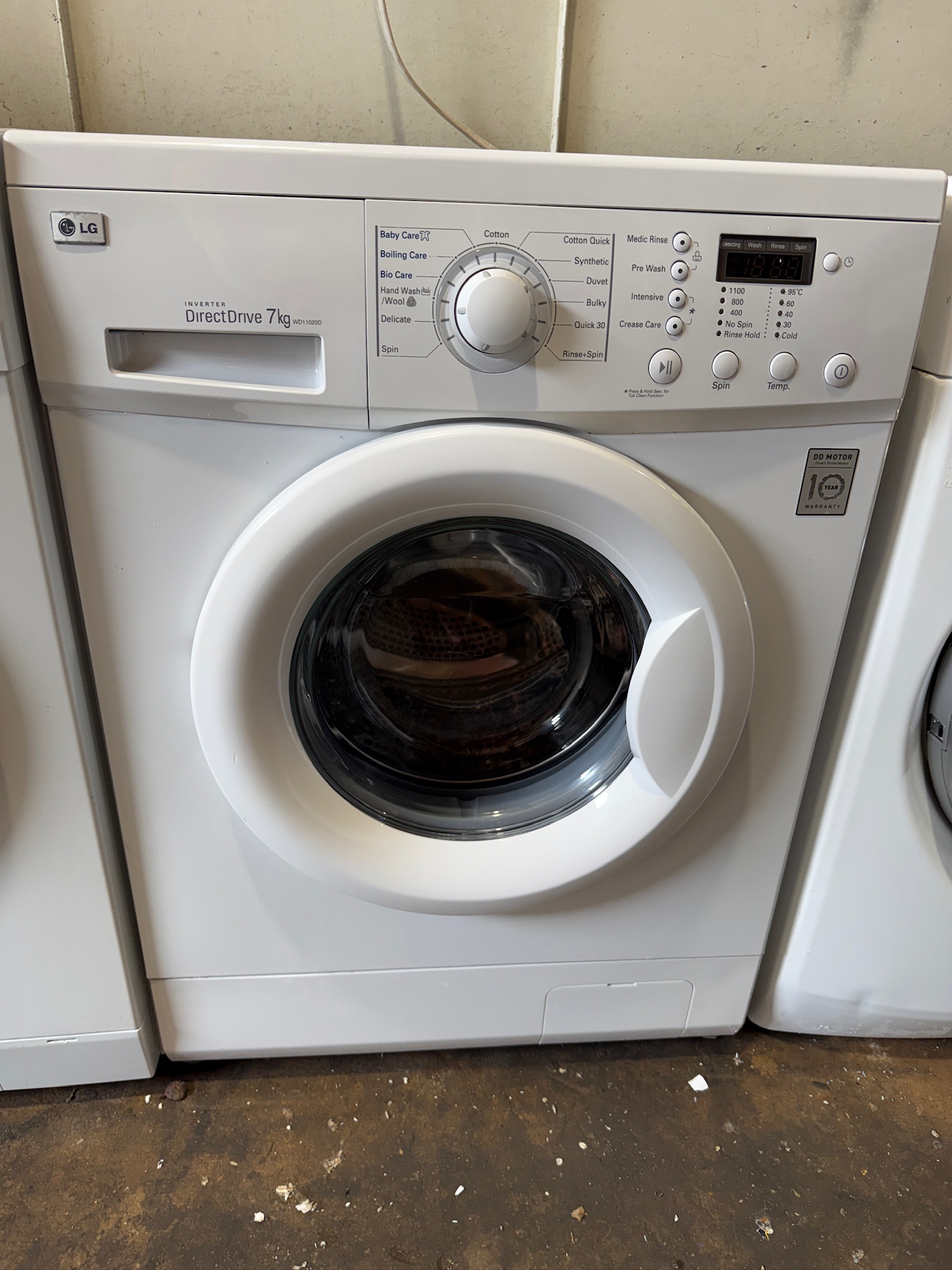 LG 7kg Front Load Washing Machine - Refurbished 35519