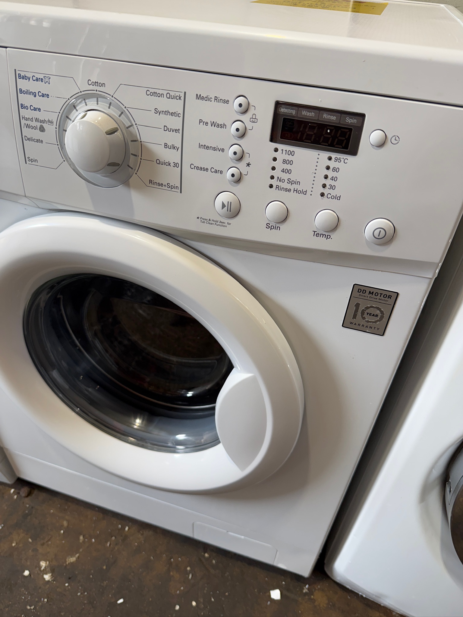 LG 7kg Front Load Washing Machine - Refurbished 35519 - Image 2