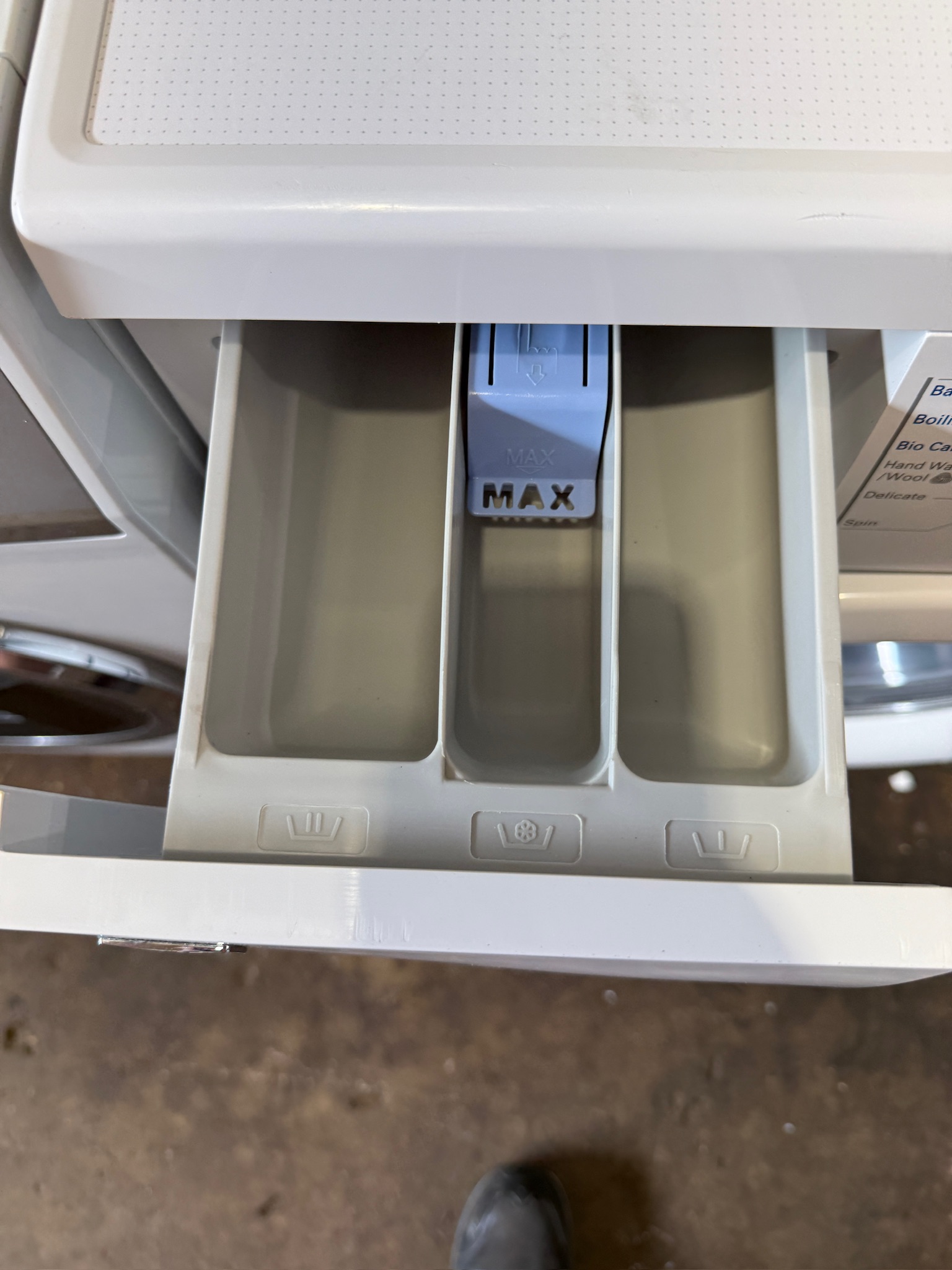 LG 7kg Front Load Washing Machine - Refurbished 35519 - Image 3