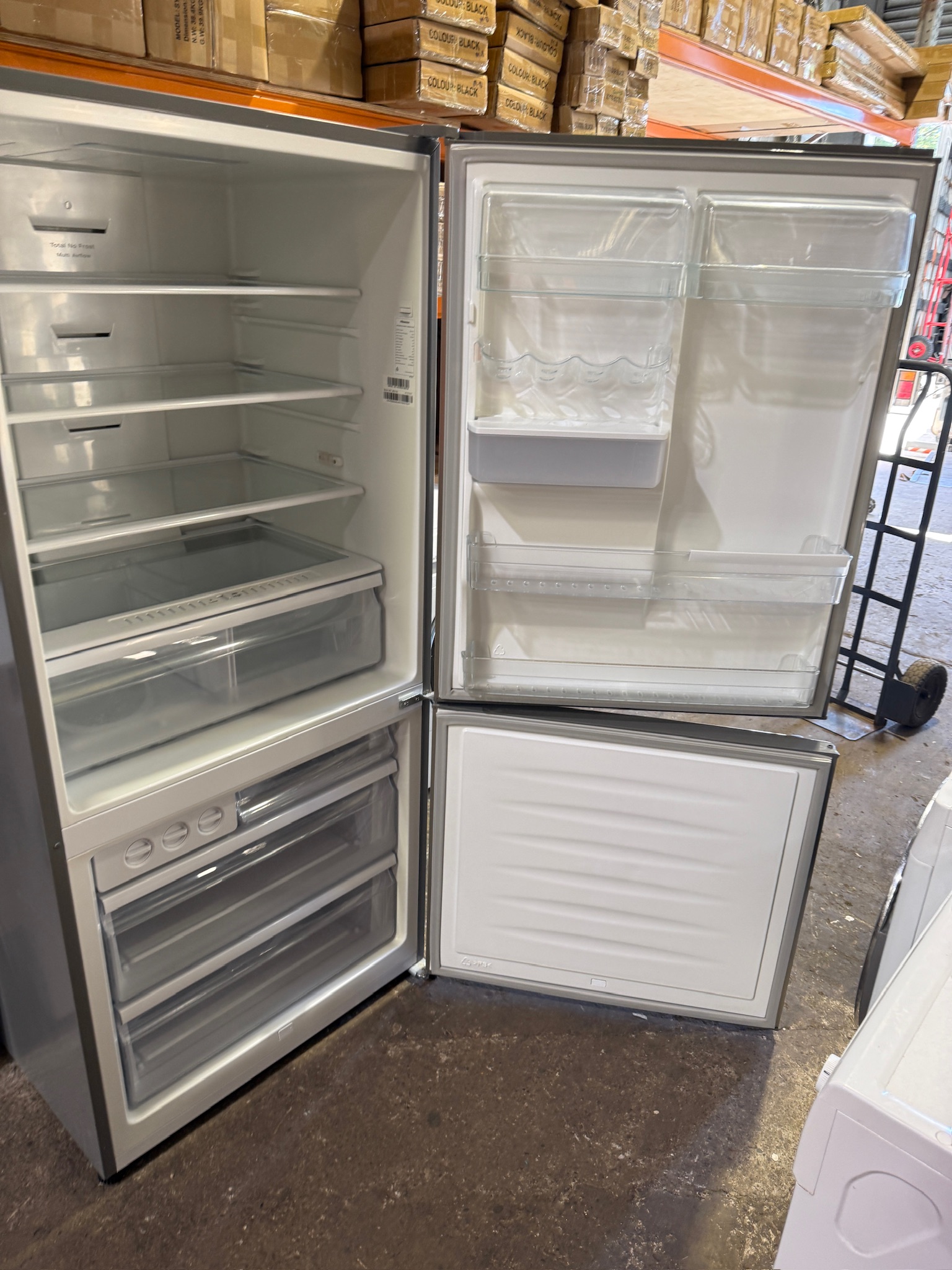 Hisense 514L Silver Bottom Mount Fridge Freezer - Refurbished 35746 - Image 2