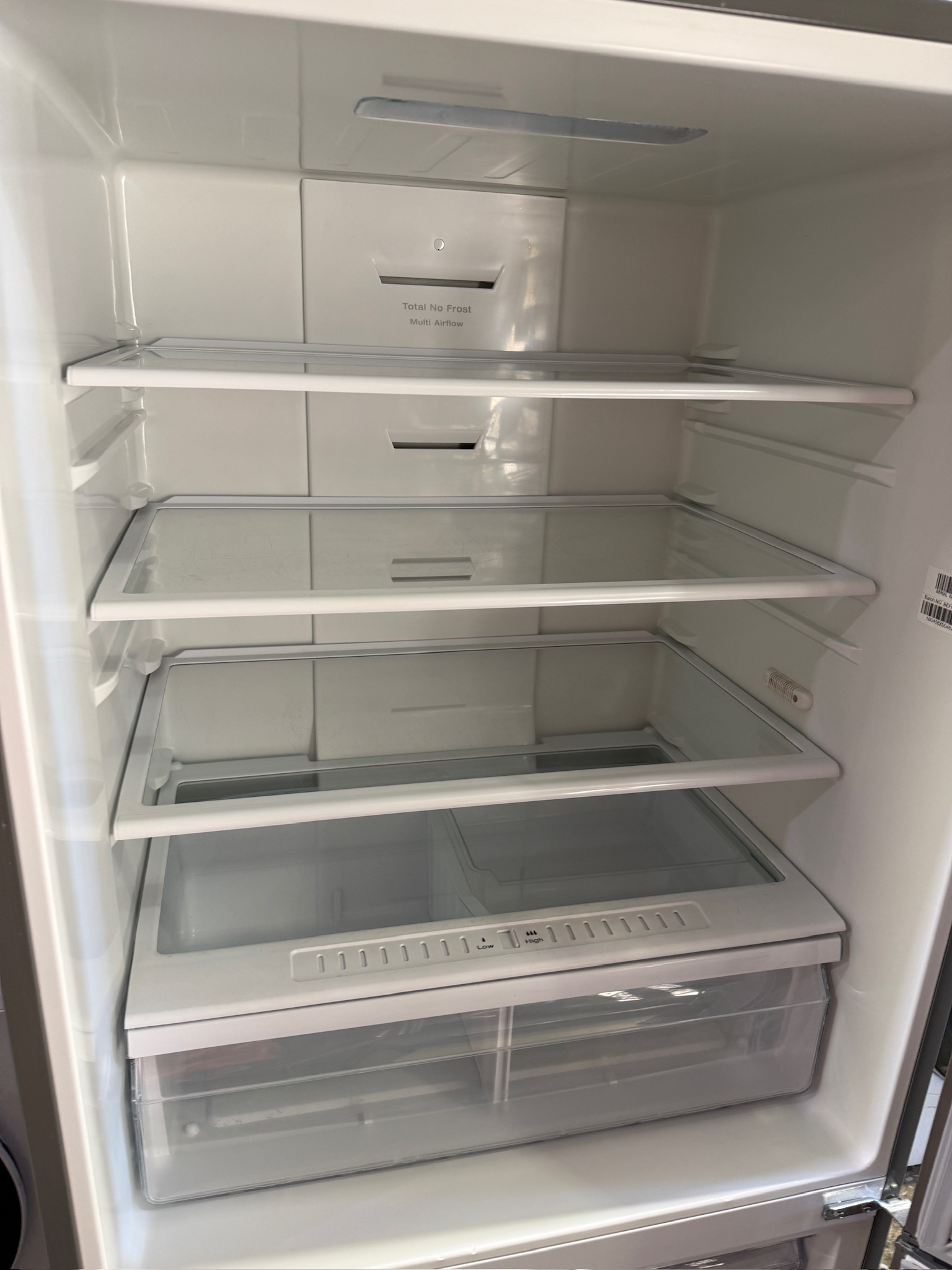 Hisense 514L Silver Bottom Mount Fridge Freezer - Refurbished 35746 - Image 3