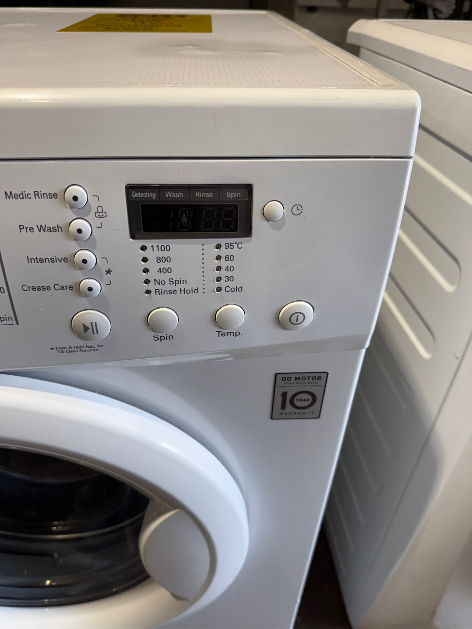 LG 7kg Front Load Washing Machine - Refurbished 36206 - Image 2