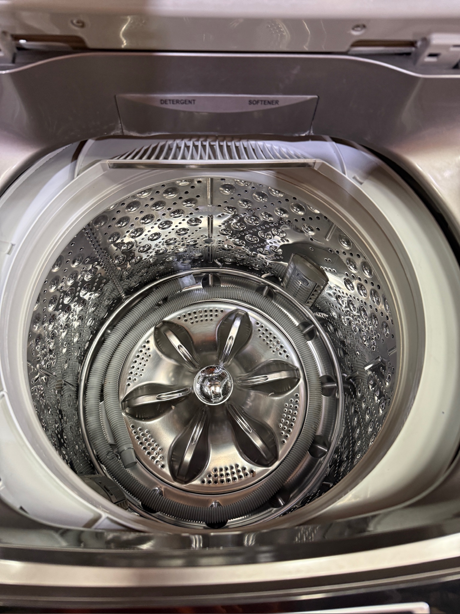 LG 9.5kg Silver Top Load Washing Machine - Refurbished 35918 - Image 3