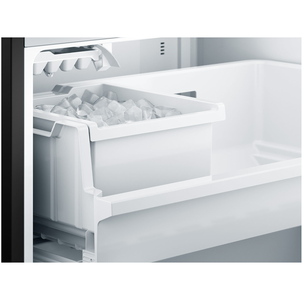 Westinghouse 565L French Door Refrigerator with In-Door Water Dispenser and Automatic Ice Maker Stainless Look - Factory Second WHE5650SD - Image 8