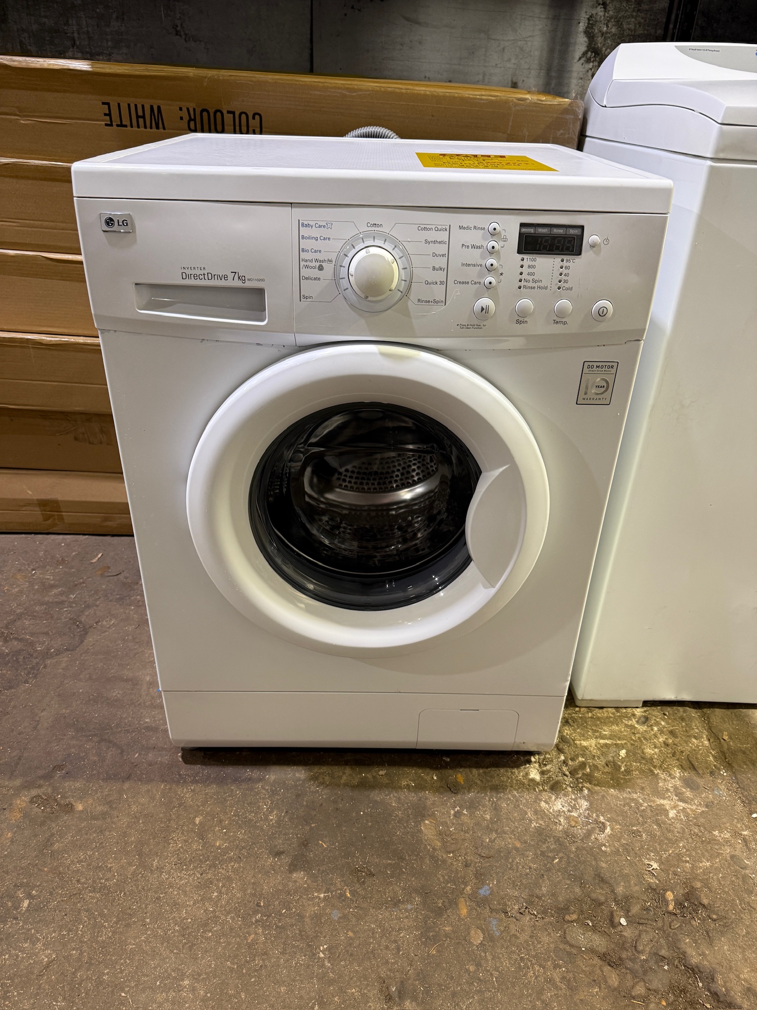 LG 7kg Front Load Washing Machine - Refurbished 36532