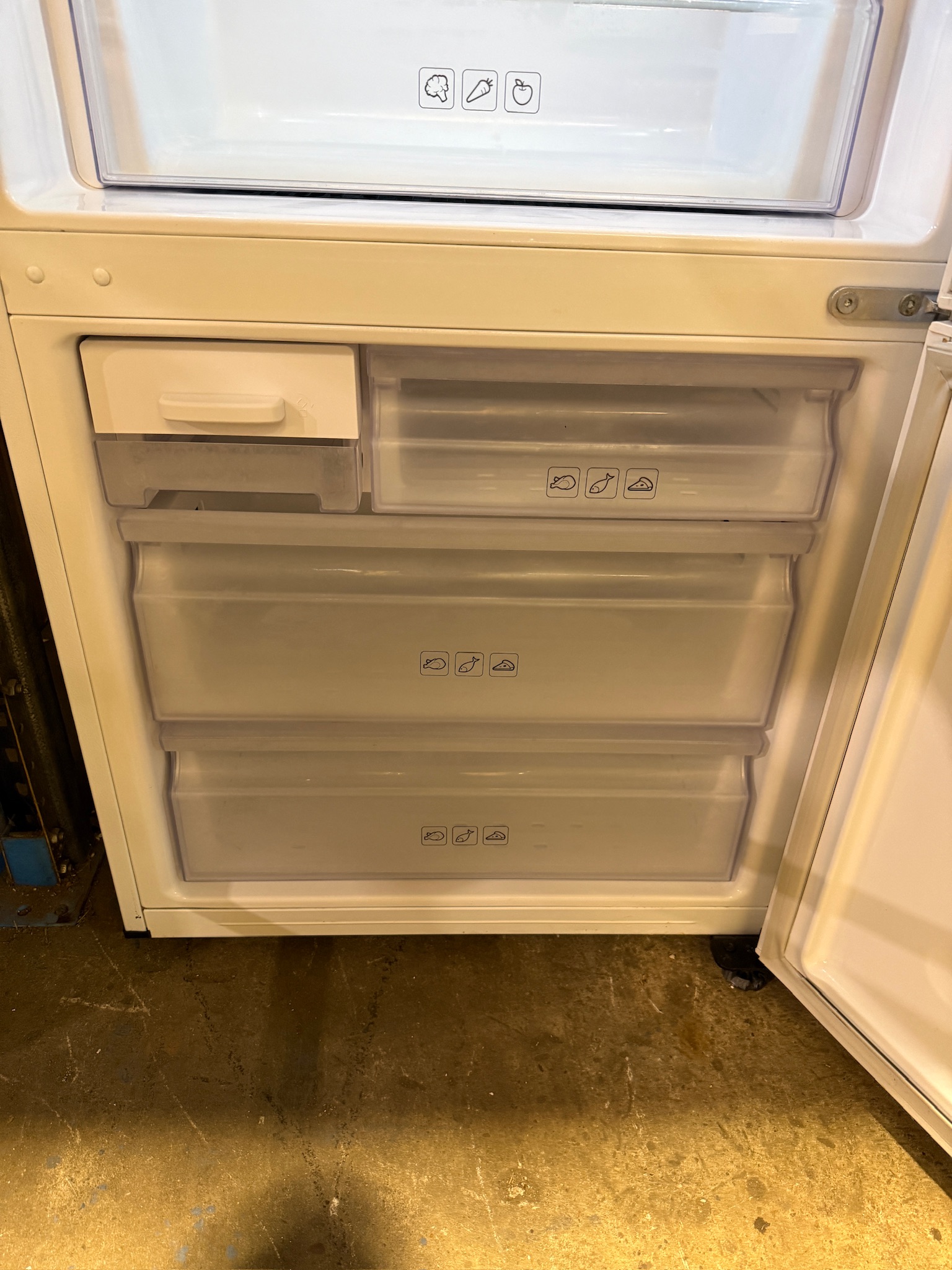 Samsung 450L White Bottom Mount Fridge Freezer - Refurbished 36452 - Image 3