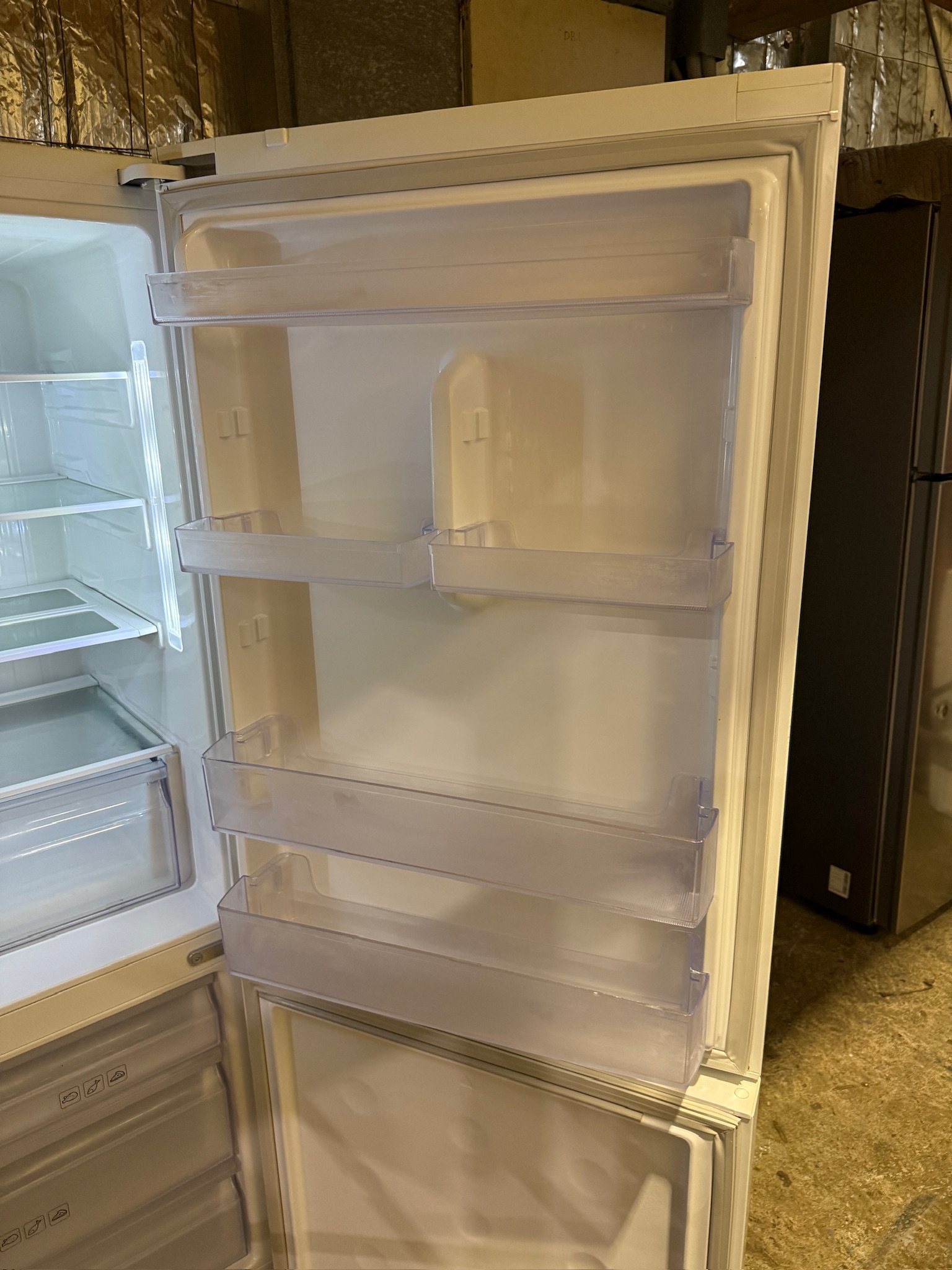 Samsung 450L White Bottom Mount Fridge Freezer - Refurbished 36452 - Image 5