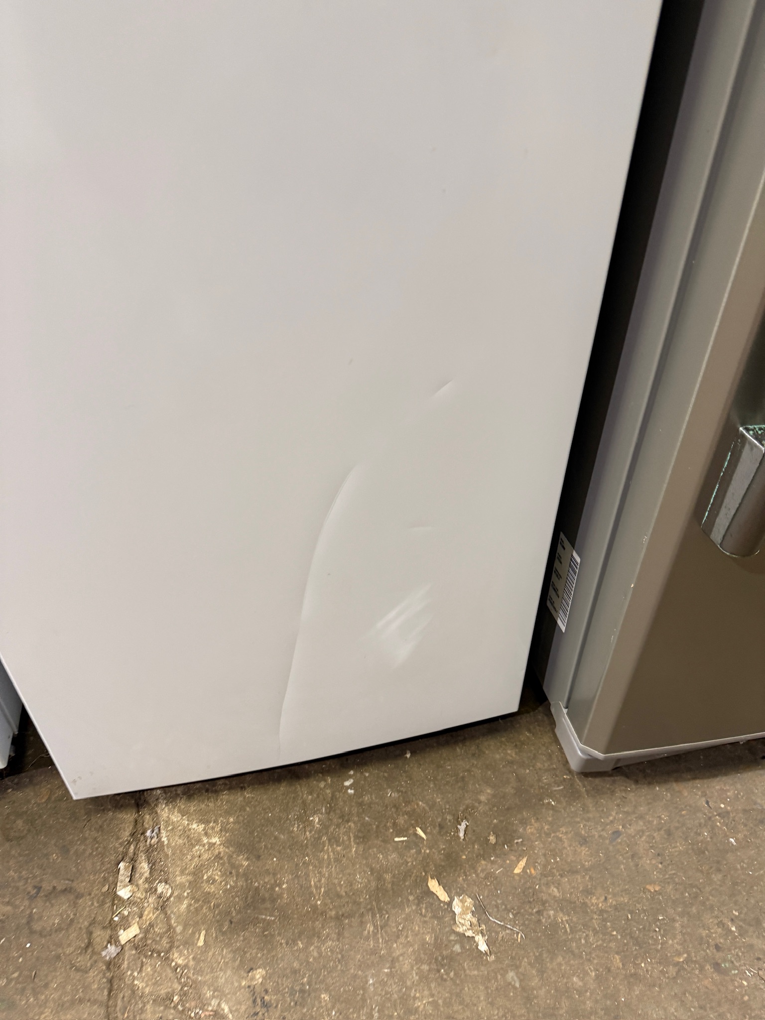 Hisense 230L White Top Mount Fridge Freezer - Refurbished 36735 - Image 3