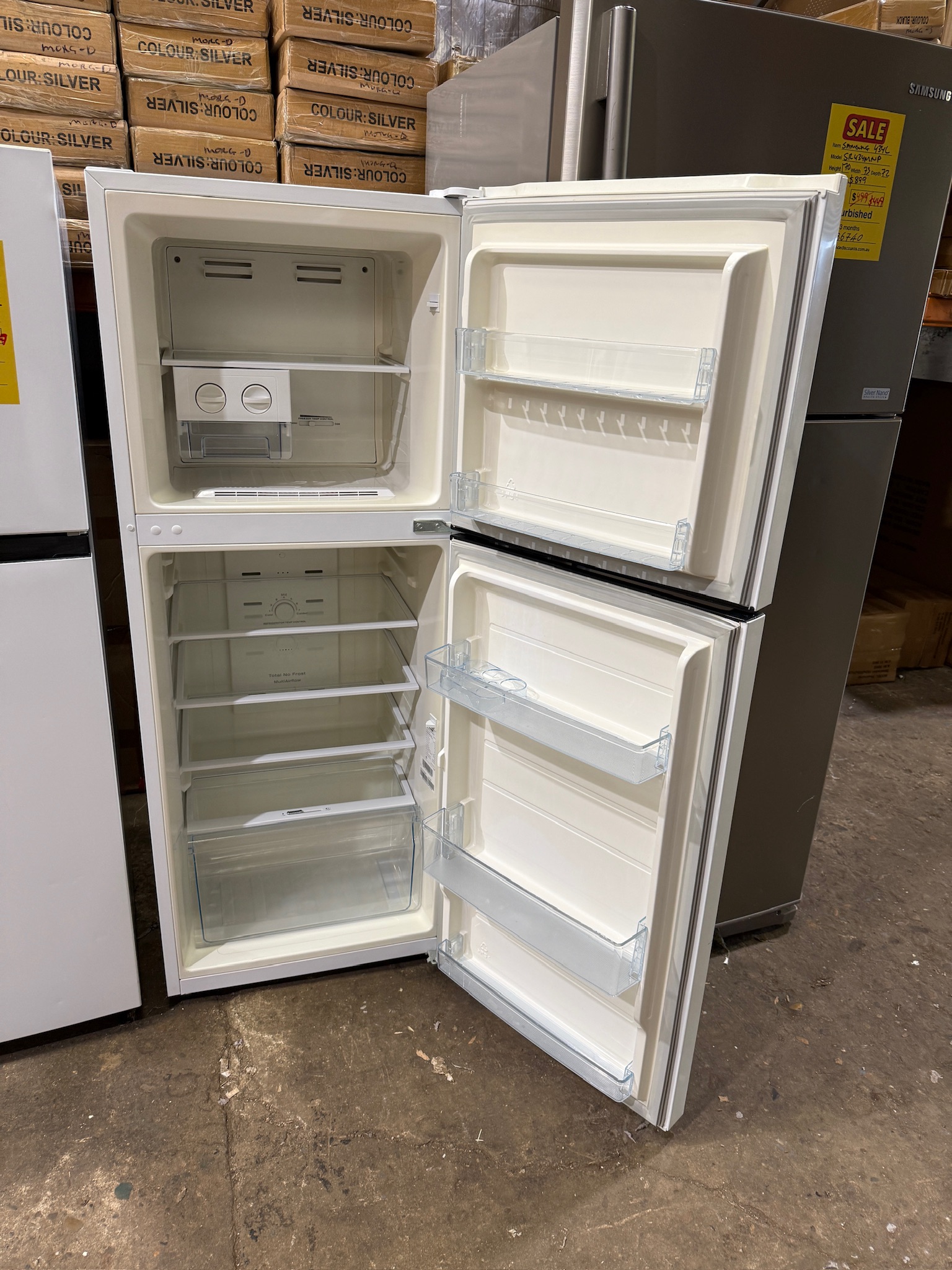 Hisense 230L White Top Mount Fridge Freezer - Refurbished 36735 - Image 2