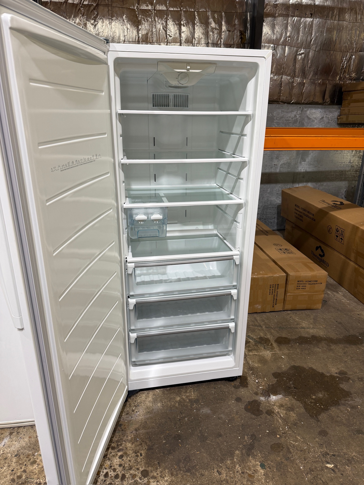 Westinghouse 360L White Upright Freezer - Refurbished 38803 - Image 2